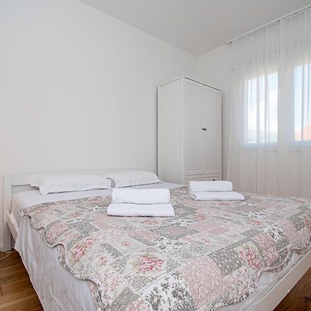 Apartment Nikola Kaštel Novi Esterno foto