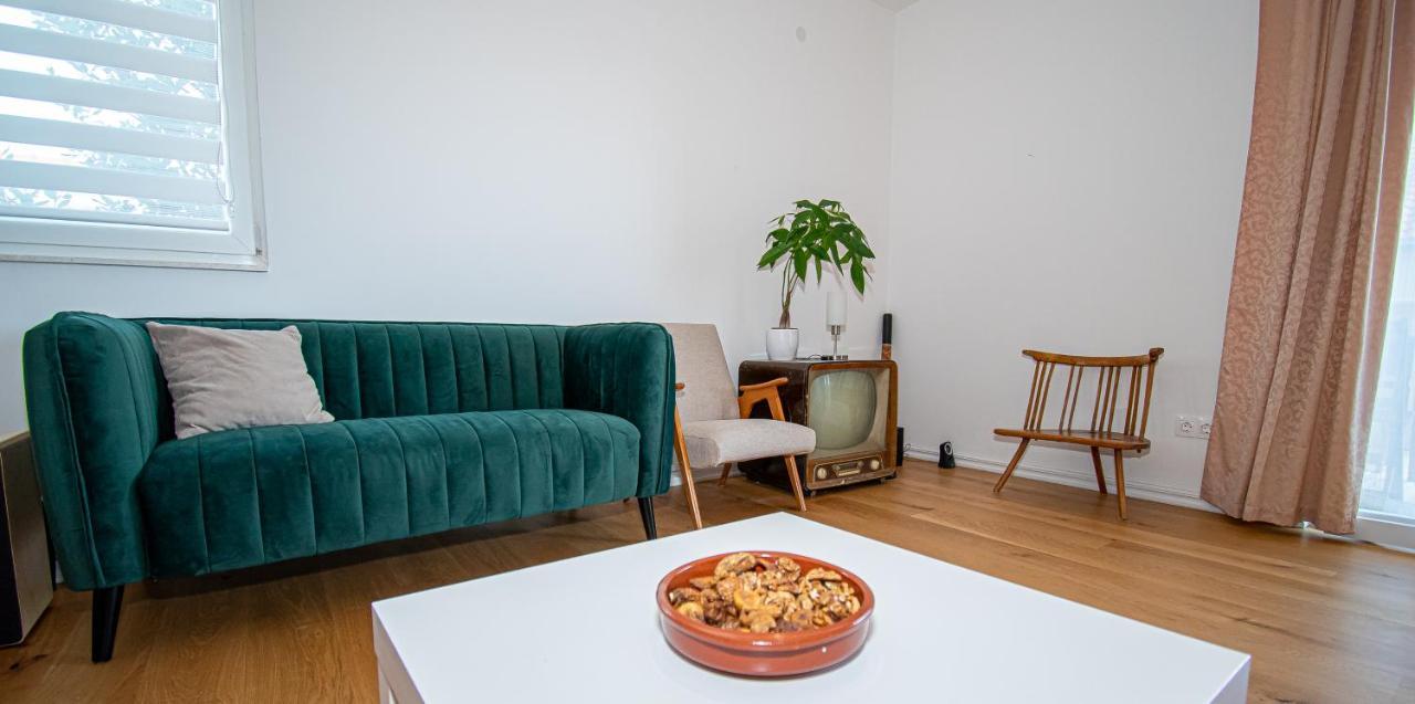 Apartment Nikola Kaštel Novi Esterno foto
