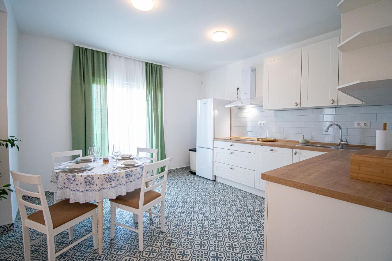 Apartment Nikola Kaštel Novi Esterno foto